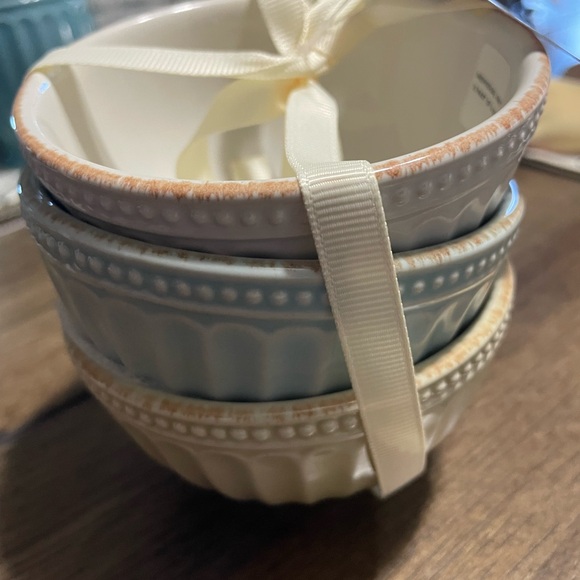 French Perle Groove White set of 3 mini bowl set - Picture 2 of 3